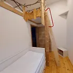 Elephants Haus Ost *