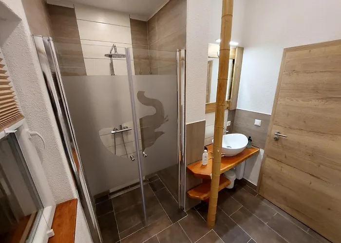 Elephants Haus Ost *